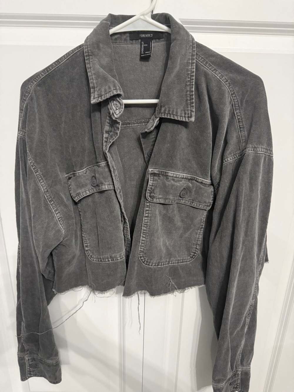 Forever 21 Women's Cropped Gray Utility shirt